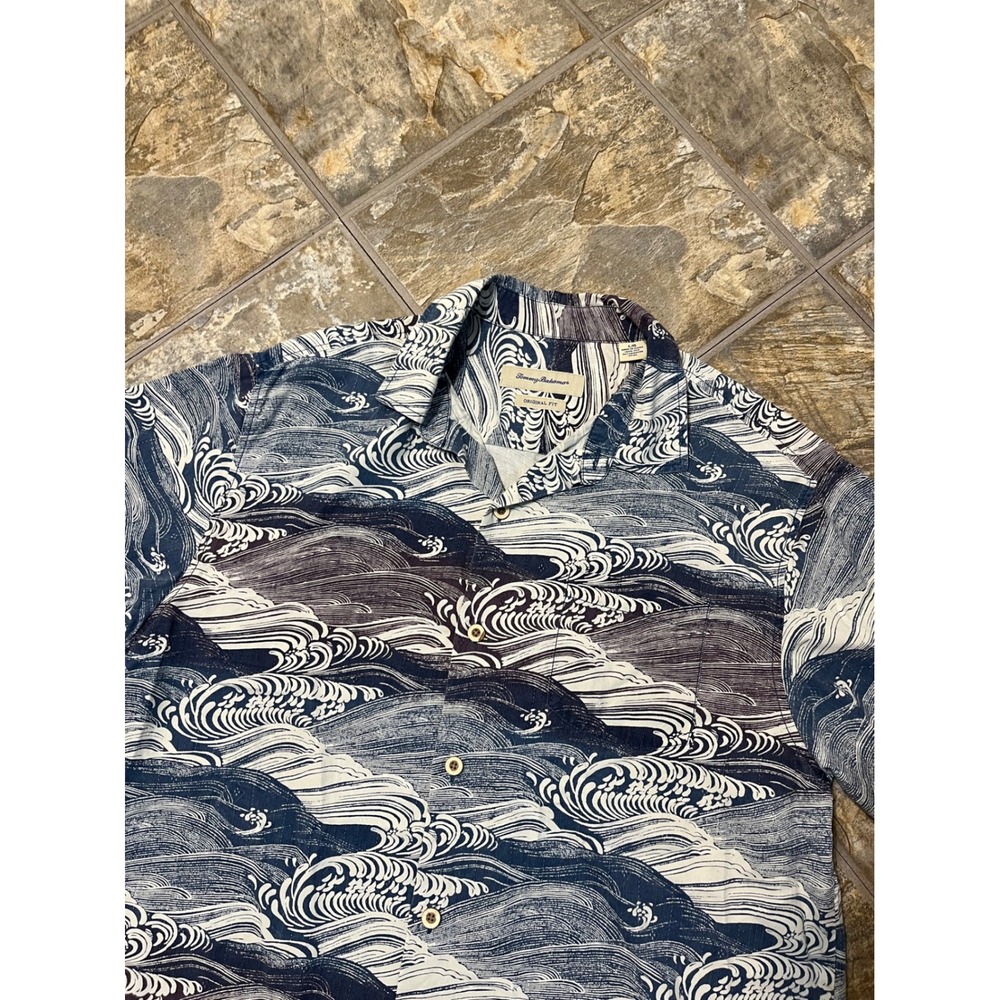 Tommy Bahama Silk Shirt Mens Large Blue Wave Print Short Sleeve Camp - Picture 2 of 6
